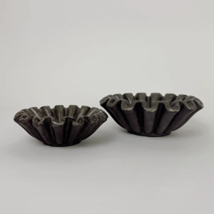 Ruffled Bowls - Black - Set of 2