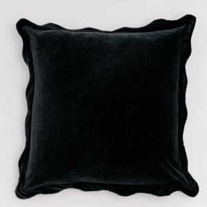 Pomona Scallop Pillow - Black - 22"x22